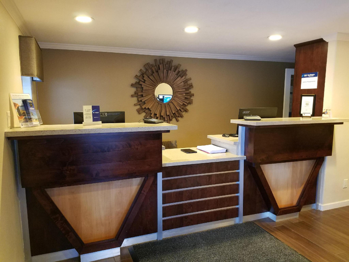 Public Area 2, SureStay by Best Western Lakeview, Lake