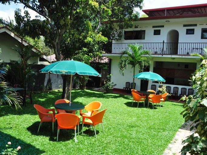 Others 5, Grand Crown Hotel, N. Palatha East
