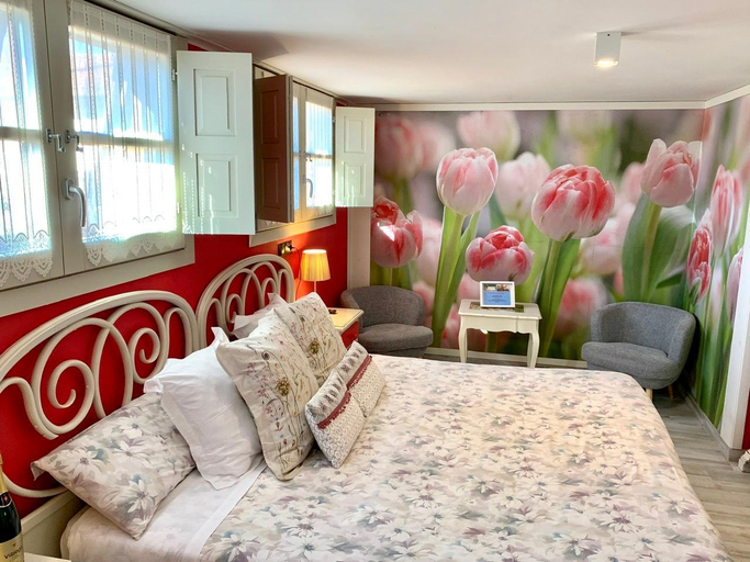 Public Area 2, Suites con Jacuzzi Santillana, Cantabria