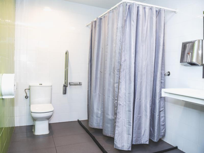 Bathroom 4, Onefam Ramblas, Barcelona