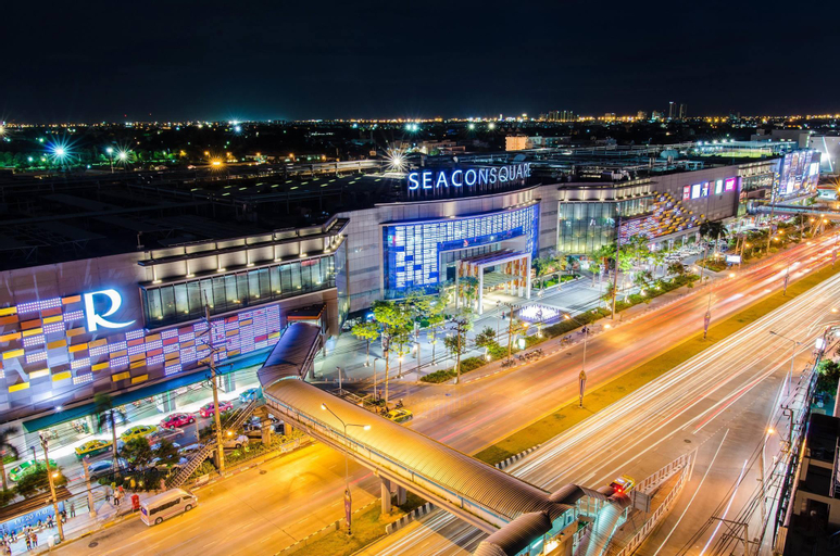 Exterior & Views 21