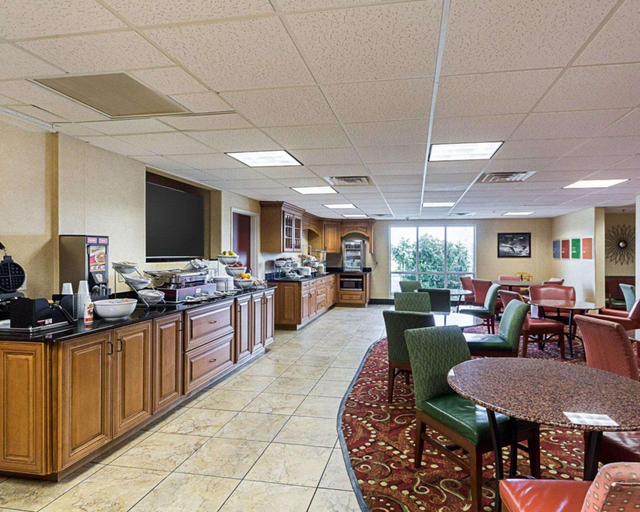 Public Area 2, Comfort Suites Airport, Sedgwick