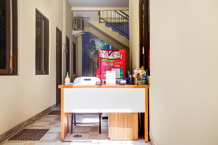 Others 5, OYO 90037 Rumah Verde, Bogor