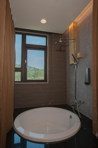 Bathroom 4, 823 Tourist Hotel, Kinmen