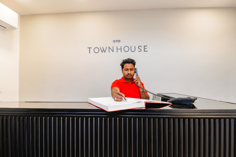 Others 5, Townhouse South Tukoganj, Indore