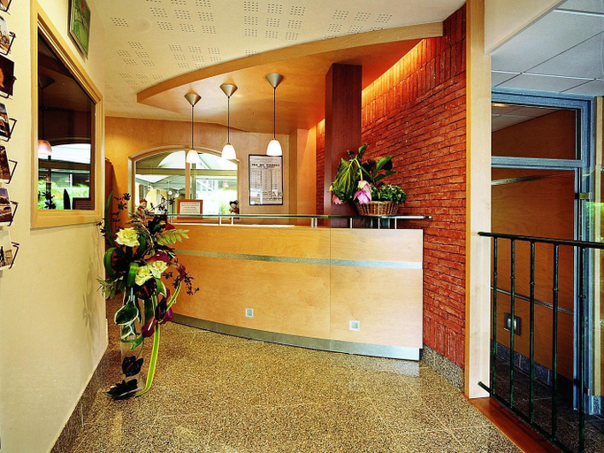Public Area 3, Hôtel Au Petit Caporal, Val-de-Marne