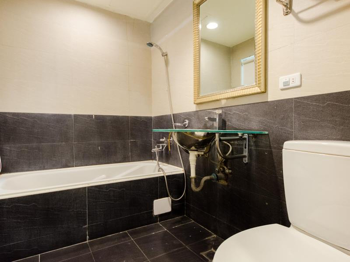 Bathroom 1, Yake B&B, Pingtung