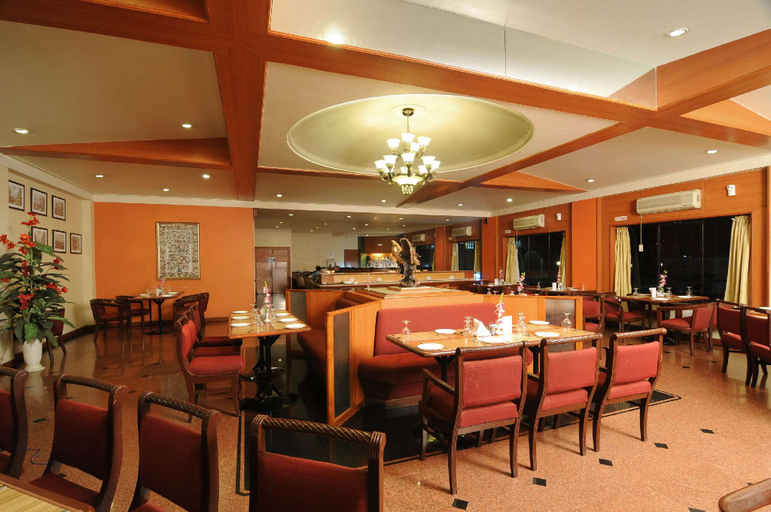 Food & Drinks 5, Quality Inn Regency, Nashik