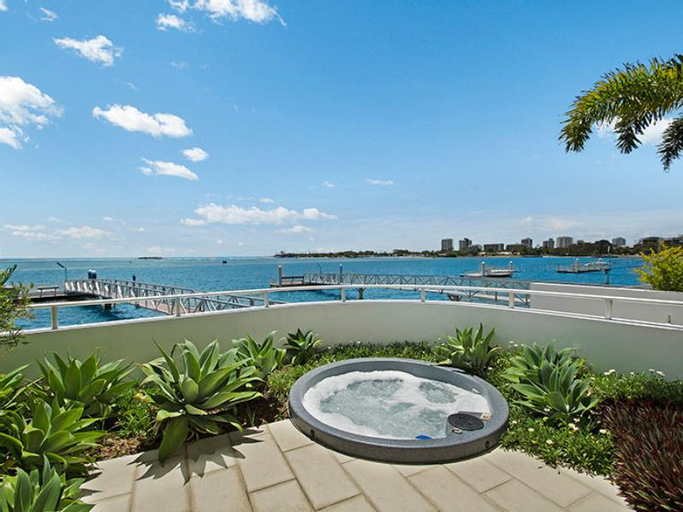 Sport & Beauty 3, Waves Maroochy River Holiday House, Maroochy - Maroochydore
