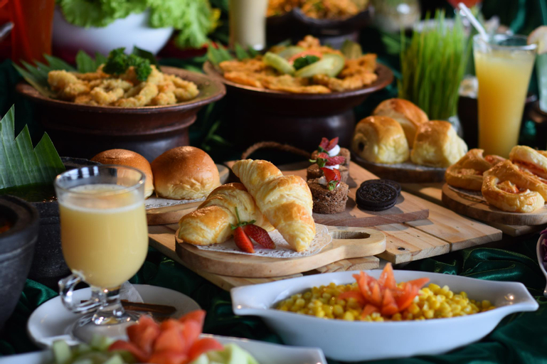 Food & Drinks 16