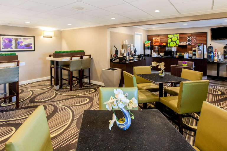 Food & Drinks 5, La Quinta Inn & Suites by Wyndham Houston Baytown East, Harris