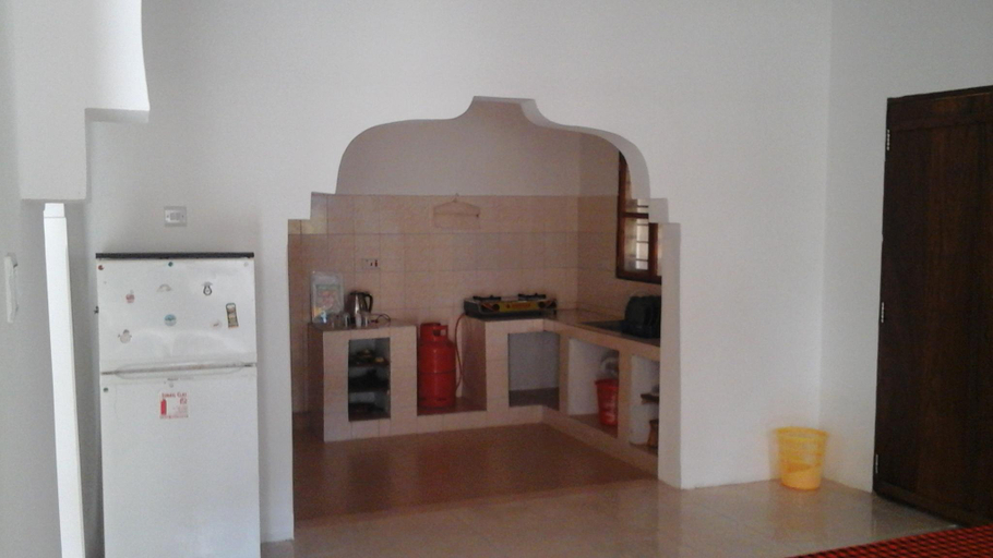 Others 5, racoco villa, Kusini