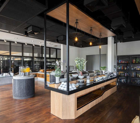 Food & Drinks 19