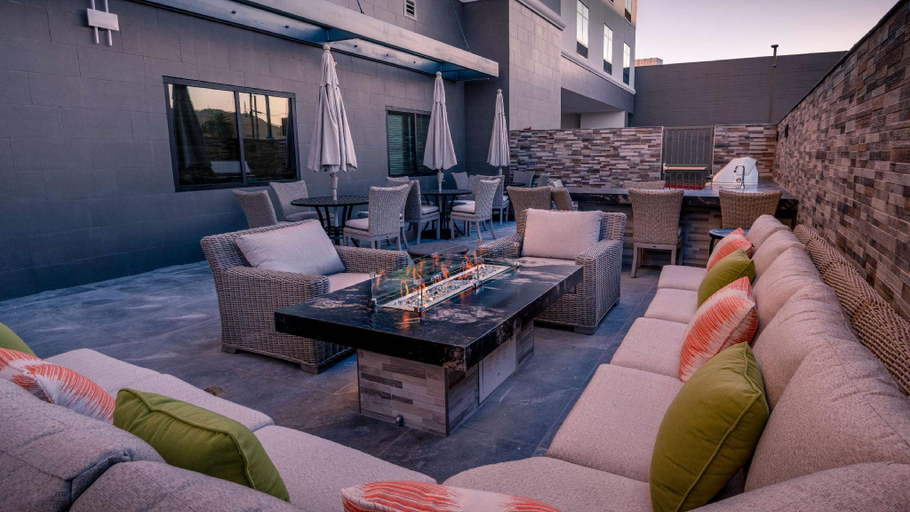 Public Area 2, Hampton Inn Riverside Downtown, Riverside