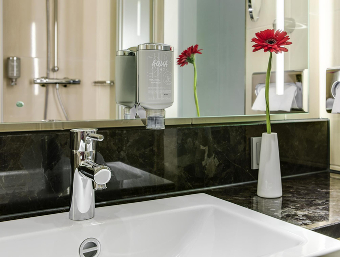 Bathroom 5, IntercityHotel Ingolstadt, Ingolstadt