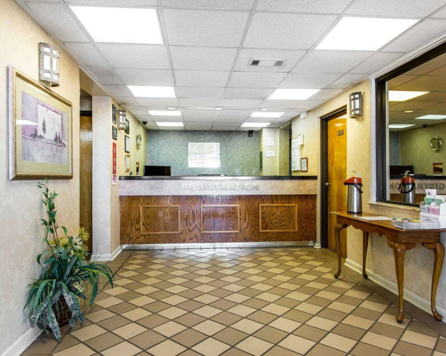 Public Area 2, Econo Lodge & Suites Clarksville, Montgomery