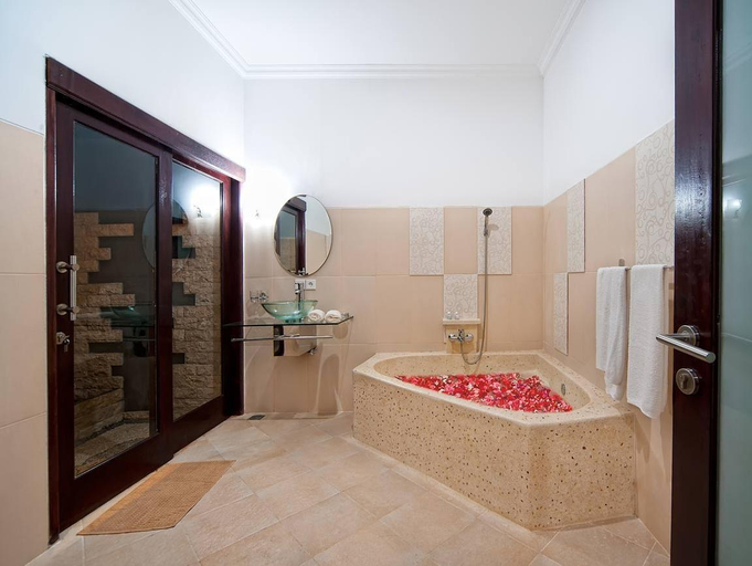 Bathroom 3, Rossa Garden Hotel Boutique, Karangasem