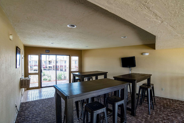 Public Area 2, Quality Inn & Suites Phoenix NW - Sun City, Maricopa