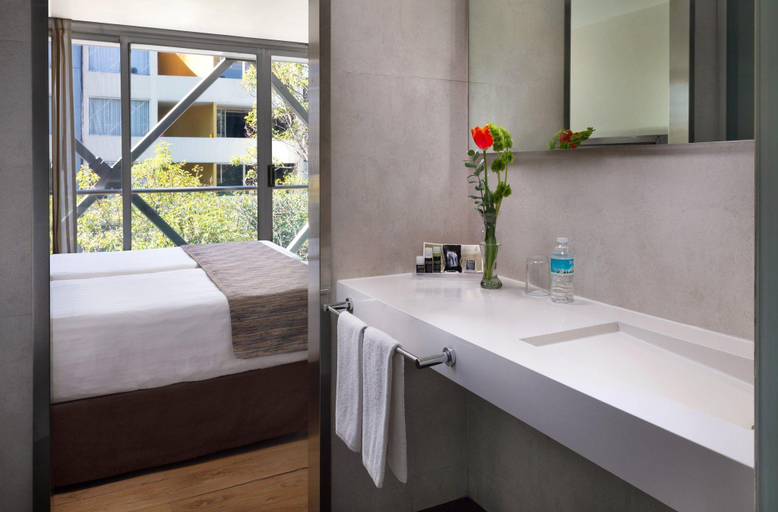 Bathroom 4, Exe Suites Reforma, Mexico City
