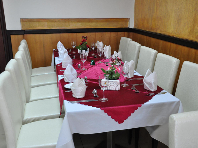 Food & Drinks 4, Airport West Hotel Accra, Accra