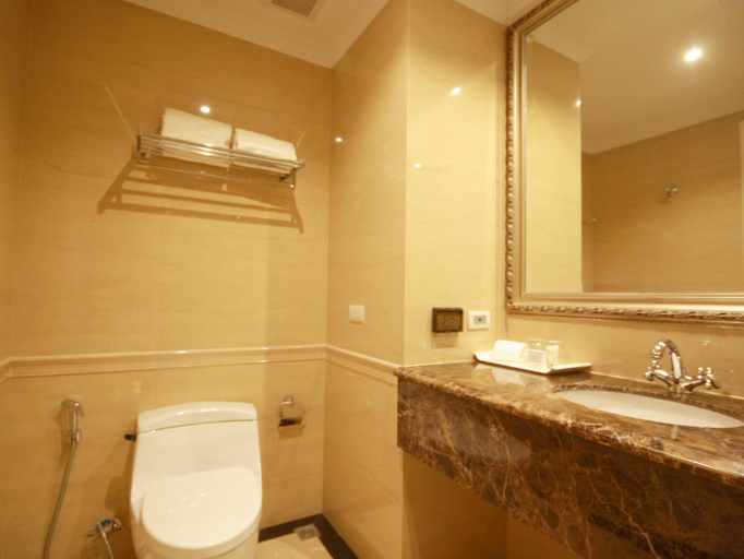 Bathroom 4, LK President, Pattaya