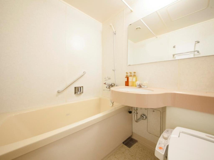Bathroom 4, Tokorozawa Park Hotel, Tokorozawa