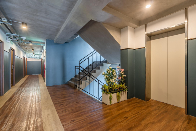 Public Area 3, W Station, Khlong San