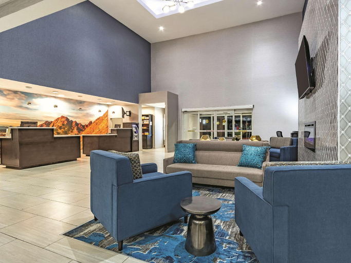 Public Area 3, La Quinta Inn & Suites by Wyndham Phoenix I-10 West, Maricopa