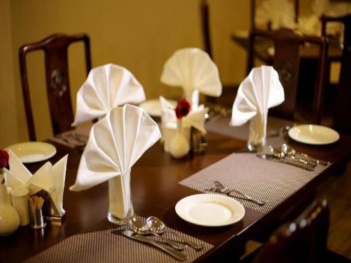 Food & Drinks 3, Five Elements Hotels North Avenue, Delhi