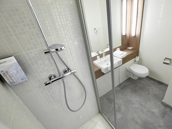 Bathroom 4, Hotel Campanile Dijon Congres Clemenceau, Côte-d'Or