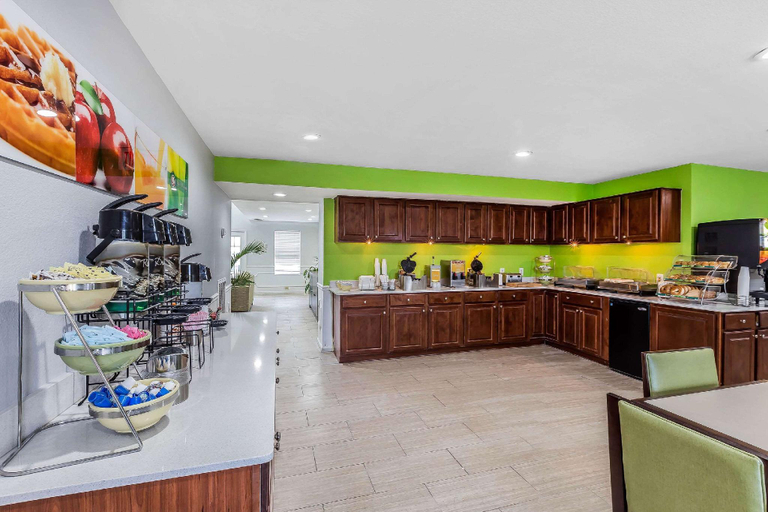 Food & Drinks 5, Quality Inn Gallatin-Nashville Metro, Sumner