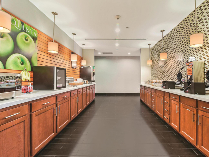 Public Area 2, La Quinta Inn & Suites by Wyndham Luling, Caldwell