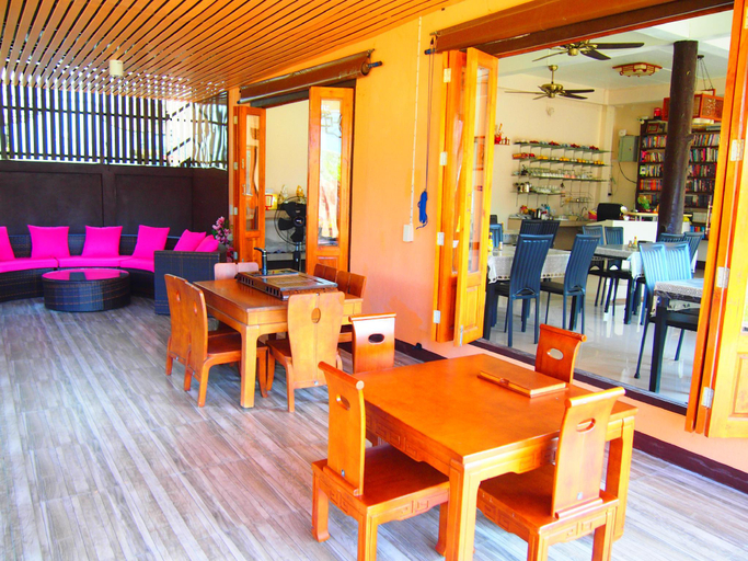 Public Area 2, Donut Resort, Mae Sai