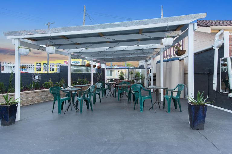 Food & Drinks 5, Buccaneer Motel Pet friendly, Wyong - South and West