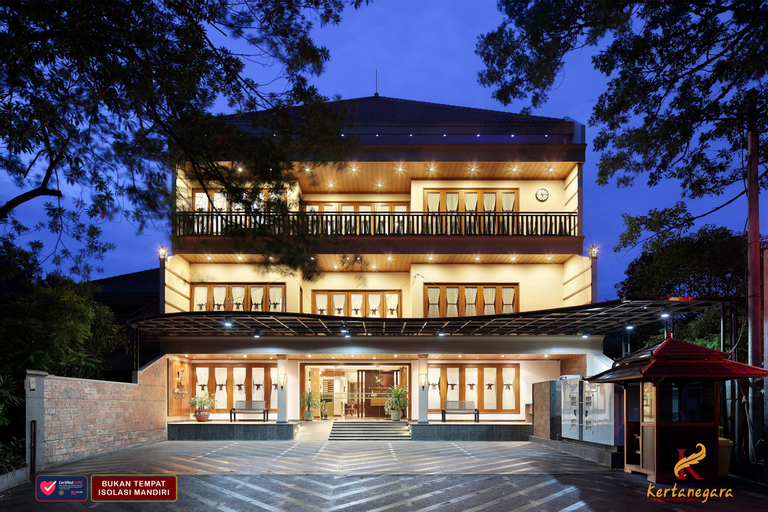 Kertanegara Premium Guest House, Malang