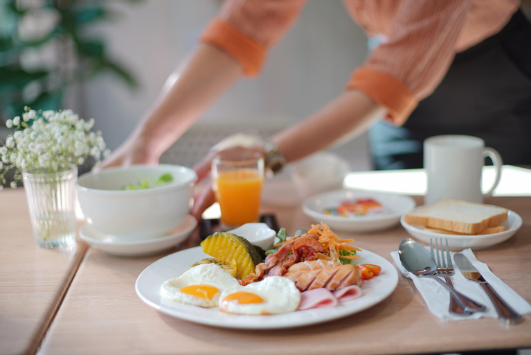 Food & Drinks 6