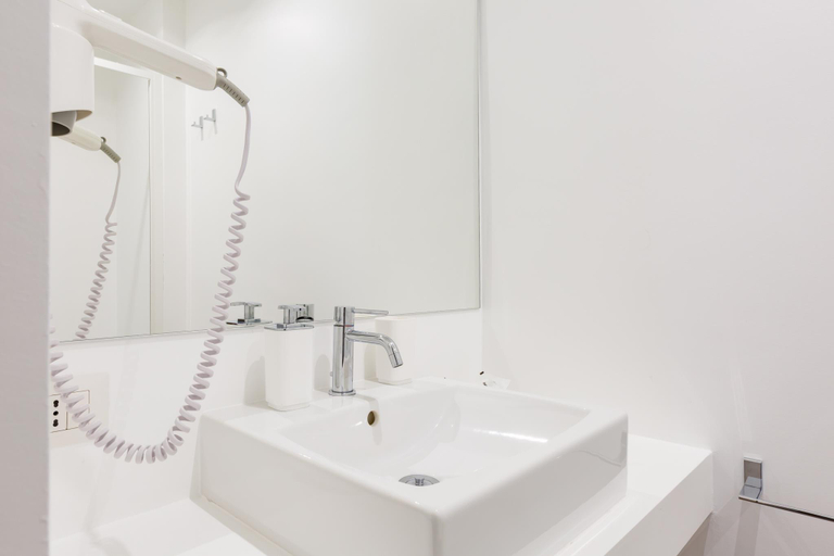 Bathroom 4, Trevi Fountain Guesthouse, Roma