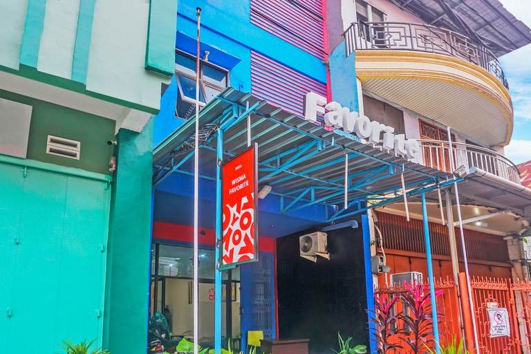 Exterior & Views 2, OYO 90856 Wisma Favorite Makassar, Makassar