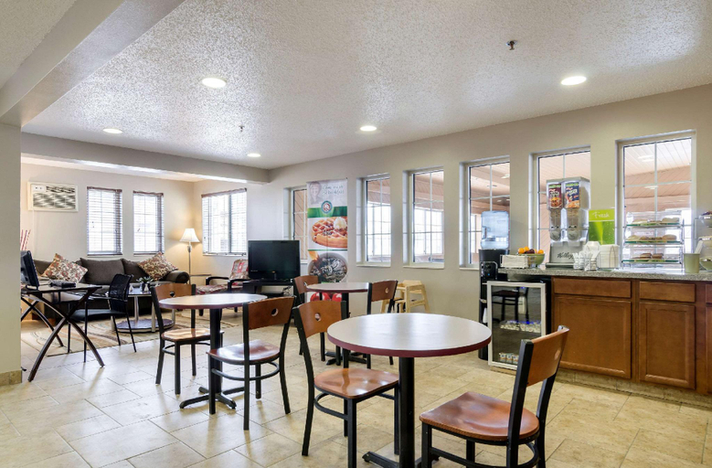 Food & Drinks 5, Quality Inn Osceola, Clarke