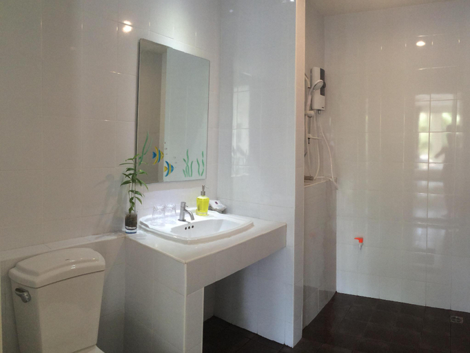 Bathroom 2, Glitter House, Phuket Island