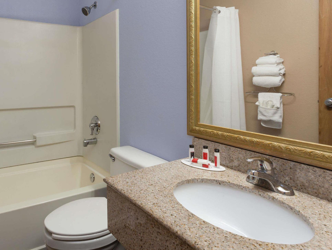Bathroom 2, Super 8 By Wyndham Havre De Grace Aberdeen Area, Harford