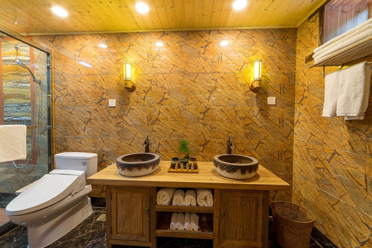 Bathroom, Yangshuo Ancient Garden Boutique Hotel, Guilin