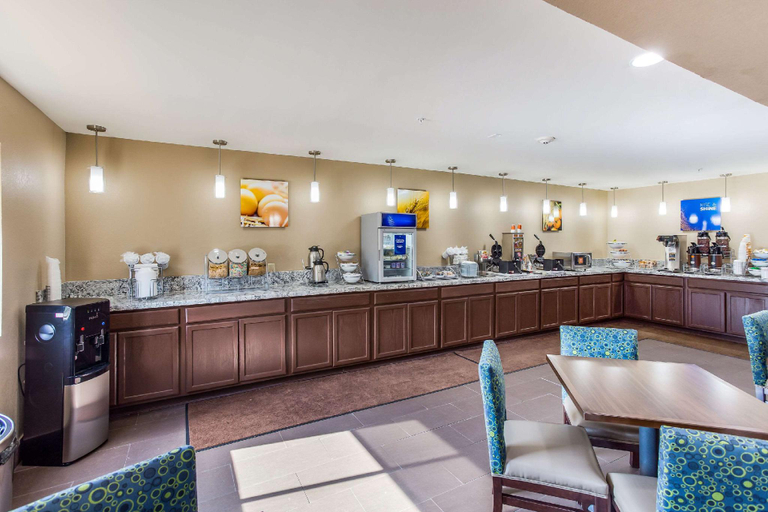 Food & Drinks 5, Quality Inn Charleston, Kanawha