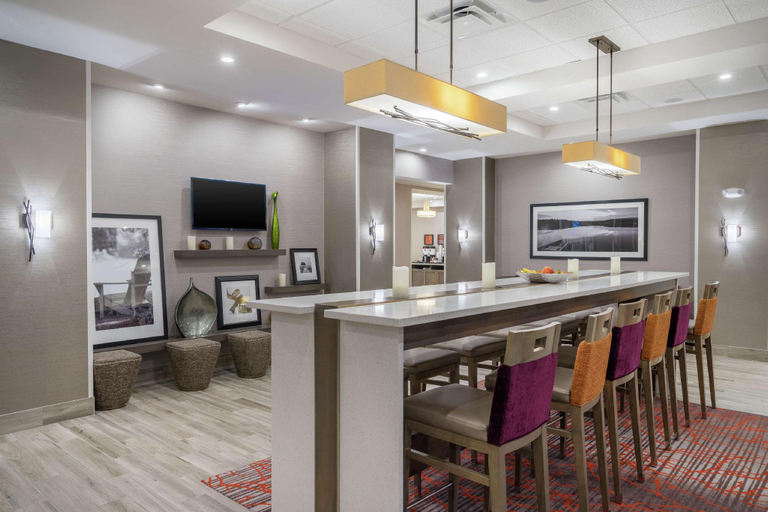 Food & Drinks, Hampton Inn Oxford, Oxford