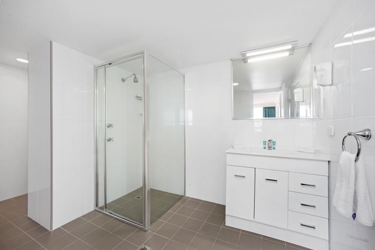 Bathroom 5, Port Pacific Resort, Port Macquarie-Hastings - Pt A