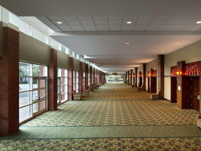 Public Area 2, Embassy Suites by Hilton Charleston Airport Convention Ctr, Charleston