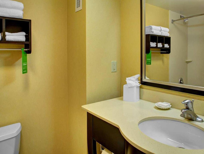 Bathroom 5, Hampton Inn & Suites Ft. Lauderdale West-Sawgrass/Tamarac, Broward