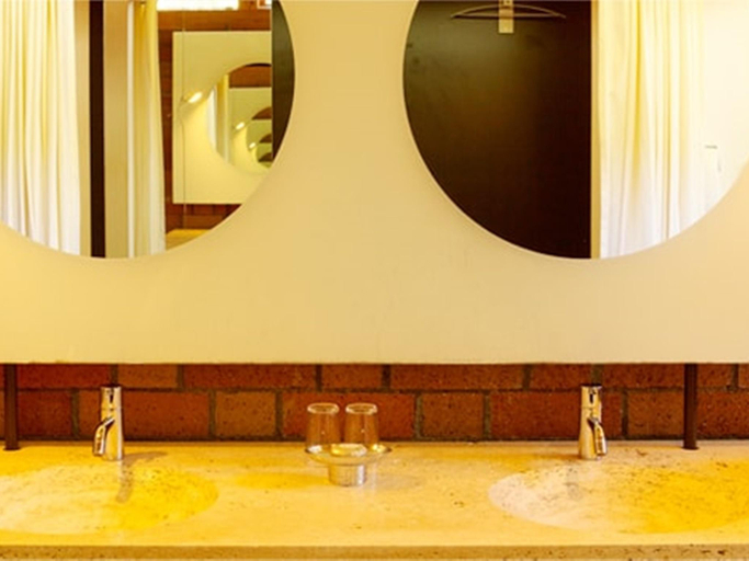Bathroom 4, Auberge Tosayama, Kōchi