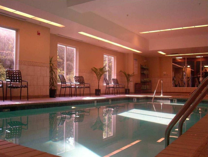 Sport & Beauty 5, Hilton Garden Inn Charlotte/Mooresville, Iredell