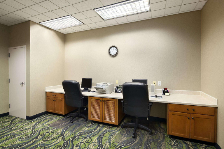 Public Area, Ramada by Wyndham Olympia, Thurston